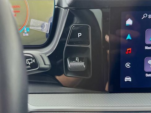 Certified 2025 Porsche Cayenne AWD/4WD image 19