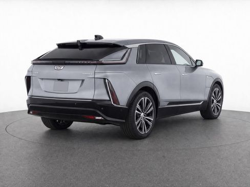 Certified 2024 Cadillac Lyriq Luxury AWD/4WD image 3