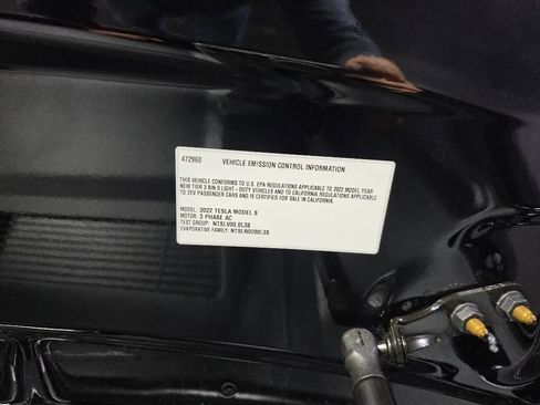 Used 2022 Tesla Model S Plaid image 18