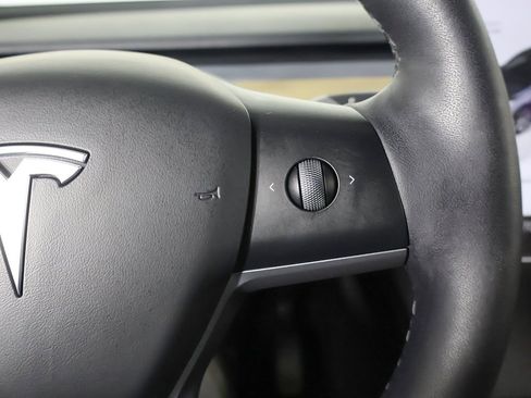 Used 2023 Tesla Model Y Long Range image 39