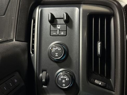 Used 2018 Chevrolet Silverado 1500 LTZ Z71 w/ Redline Edition image 18