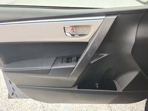 Used 2015 Toyota Corolla LE image 32