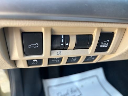 Used 2018 Subaru Outback 2.5i Limited AWD/4WD image 17