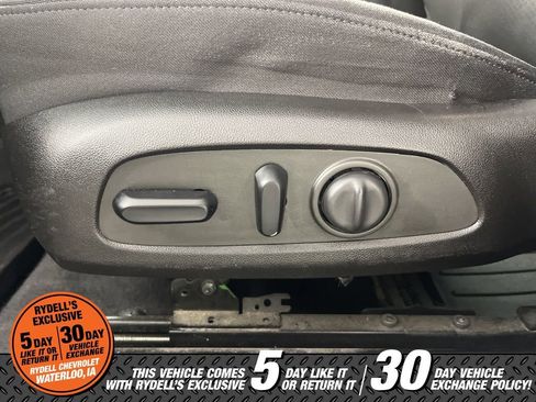 Used 2018 Chevrolet Malibu LT FWD image 27