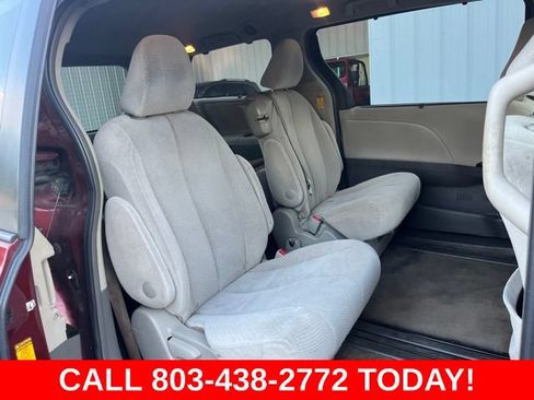 Used 2014 Toyota Sienna LE FWD image 10