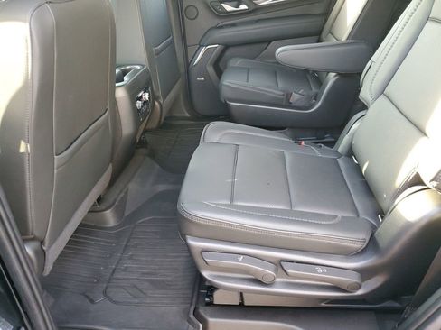 Used 2022 GMC Yukon Denali w/ Denali Premium Package image 20