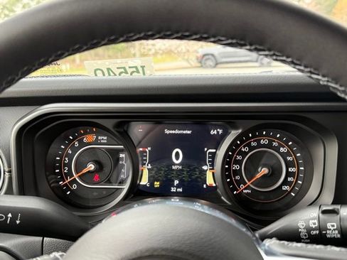 New 2026 Jeep Wrangler Unlimited Sahara AWD/4WD image 17
