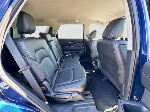 Used 2023 Nissan Pathfinder SL image 28