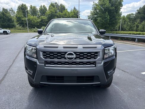 Used 2025 Nissan Frontier SV w/ SV Convenience Package AWD/4WD image 2