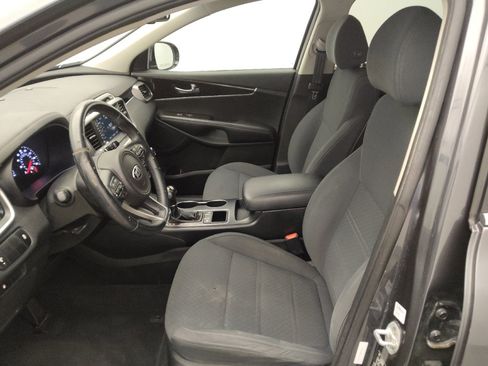 Used 2018 Kia Sorento FWD image 17