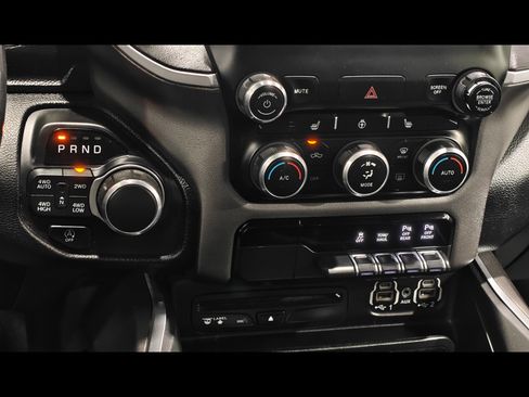 Used 2019 RAM 1500 Big Horn AWD/4WD image 9