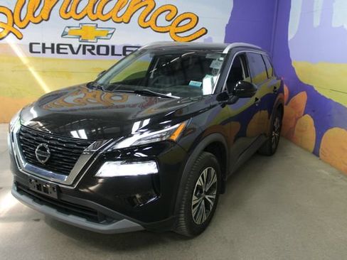 Used 2021 Nissan Rogue SV FWD image 4