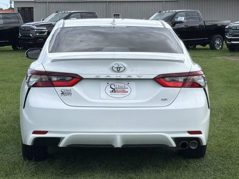 Used 2024 Toyota Camry SE FWD image 8