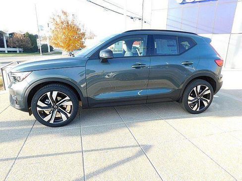New 2026 Volvo XC40 B5 Ultra w/ Climate Package AWD/4WD image 11