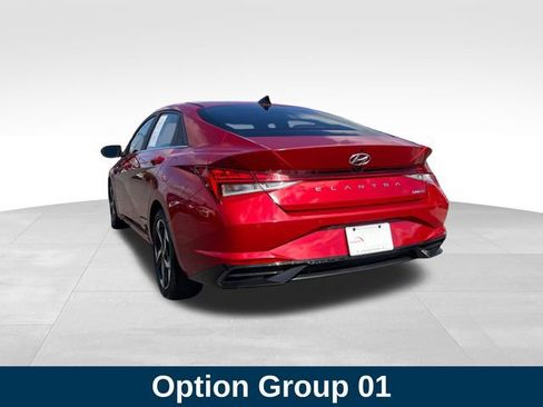 Used 2022 Hyundai Elantra Limited FWD image 3