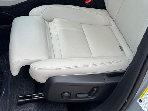 Certified 2026 Volvo XC40 B5 Plus AWD/4WD image 21