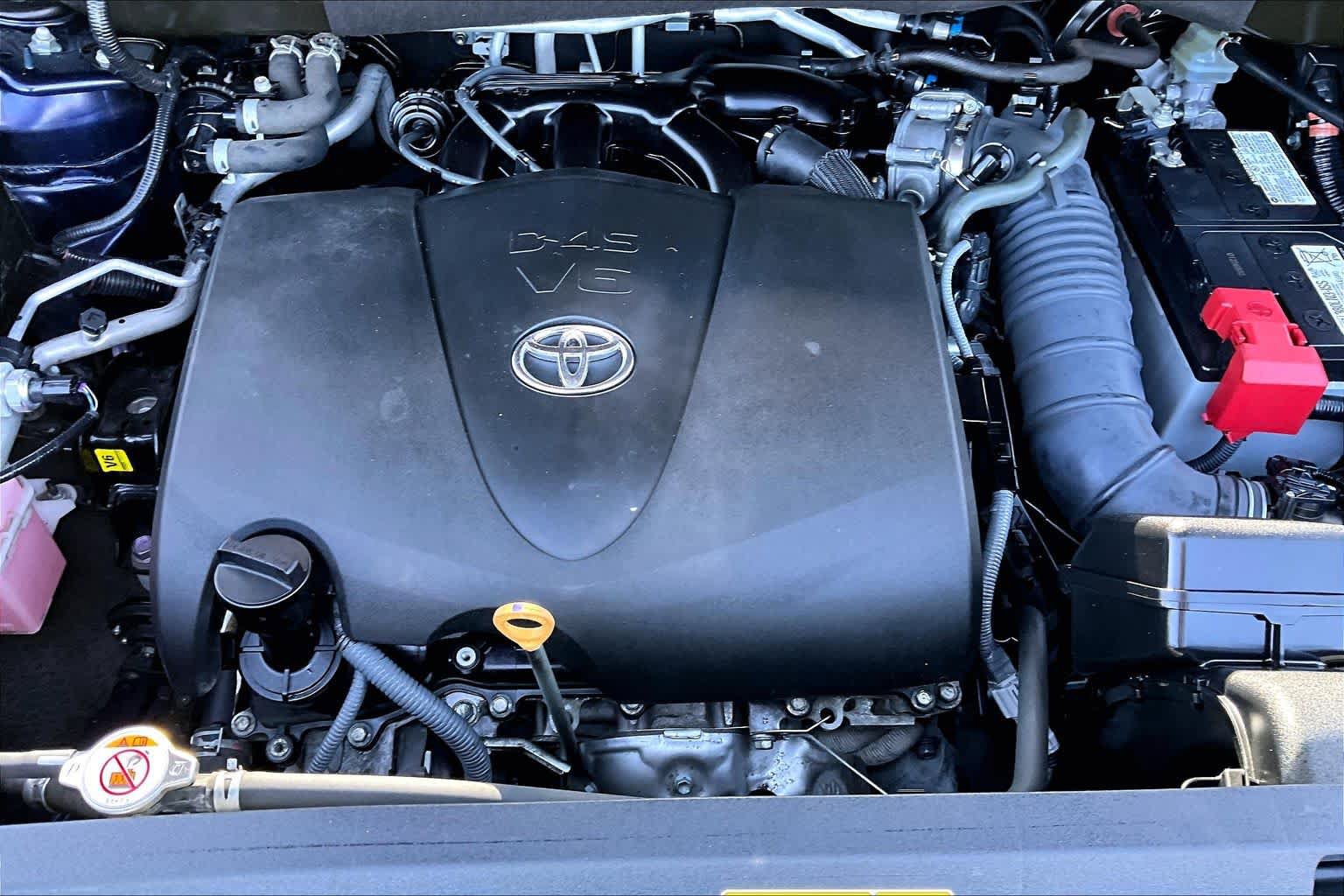 Certified 2021 Toyota Highlander XLE FWD image 32