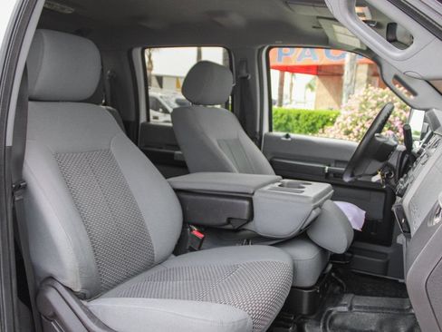 Used 2016 Ford F550 4x4 Crew Cab Super Duty image 42
