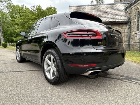 Used 2018 Porsche Macan AWD/4WD image 31