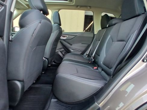 Used 2023 Subaru Forester Premium AWD/4WD image 17