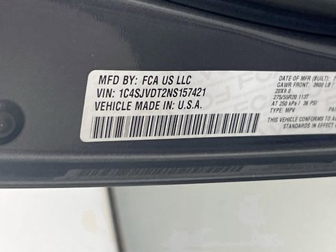 Used 2022 Jeep Wagoneer Series III w/ Flexible Seating Group image 32