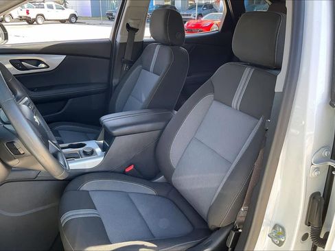 Used 2025 Chevrolet Blazer LT image 9