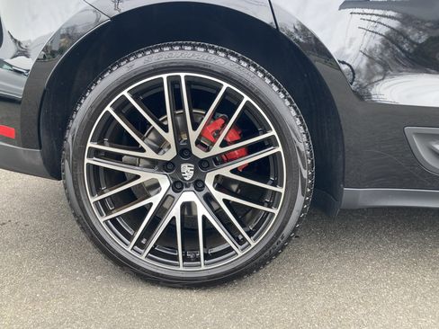 Certified 2025 Porsche Macan S AWD/4WD image 19