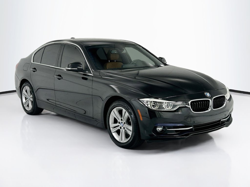 Used 2017 BMW 330i xDrive Sedan AWD/4WD image 3