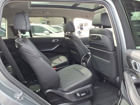 Used 2023 BMW X7 xDrive40i w/ Parking Assistance Package image 40