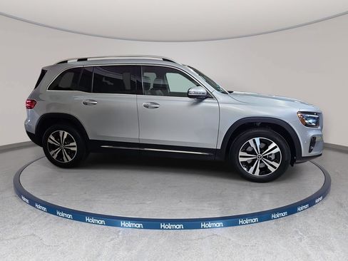 Used 2026 Mercedes-Benz GLB 250 4MATIC image 5