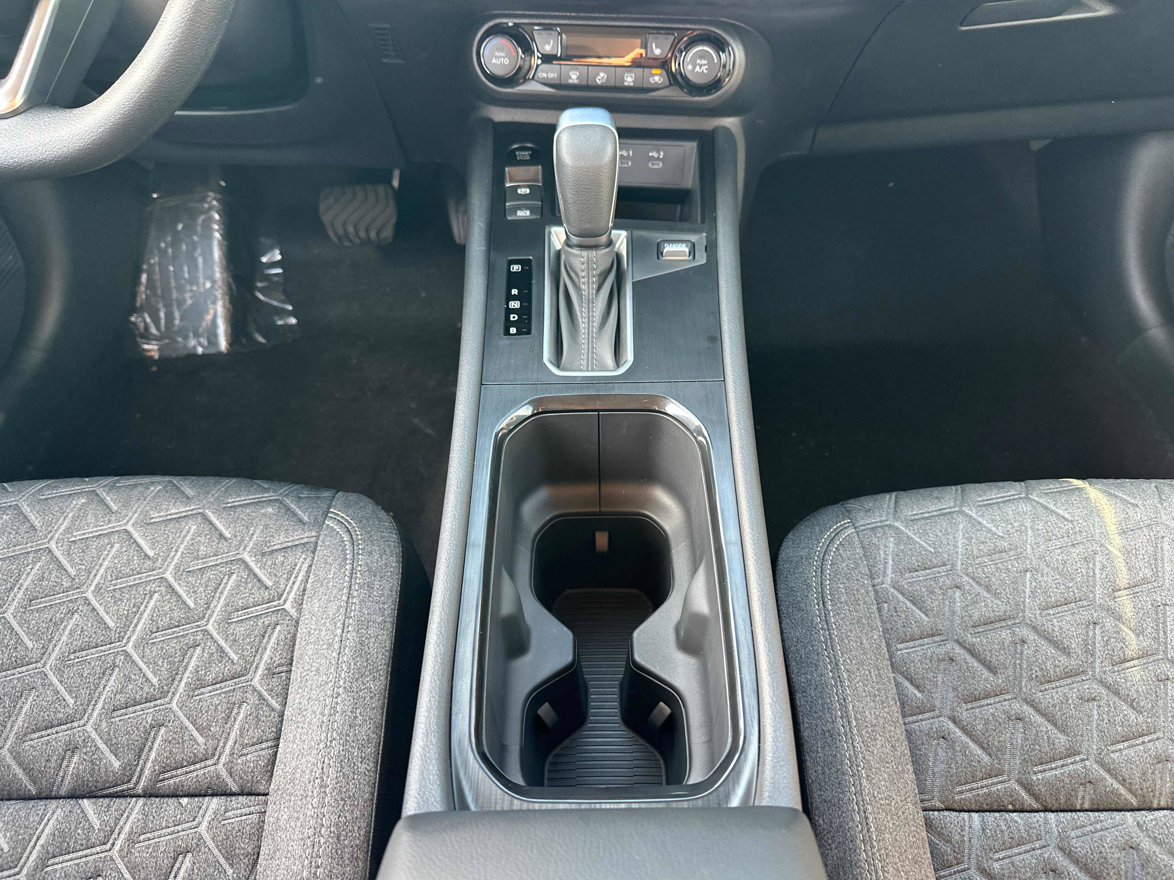 New 2027 Nissan Kicks SV AWD/4WD image 29
