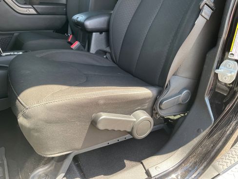 Used 2017 Jeep Wrangler Unlimited Sport w/ Quick Order Package 24S AWD/4WD image 13