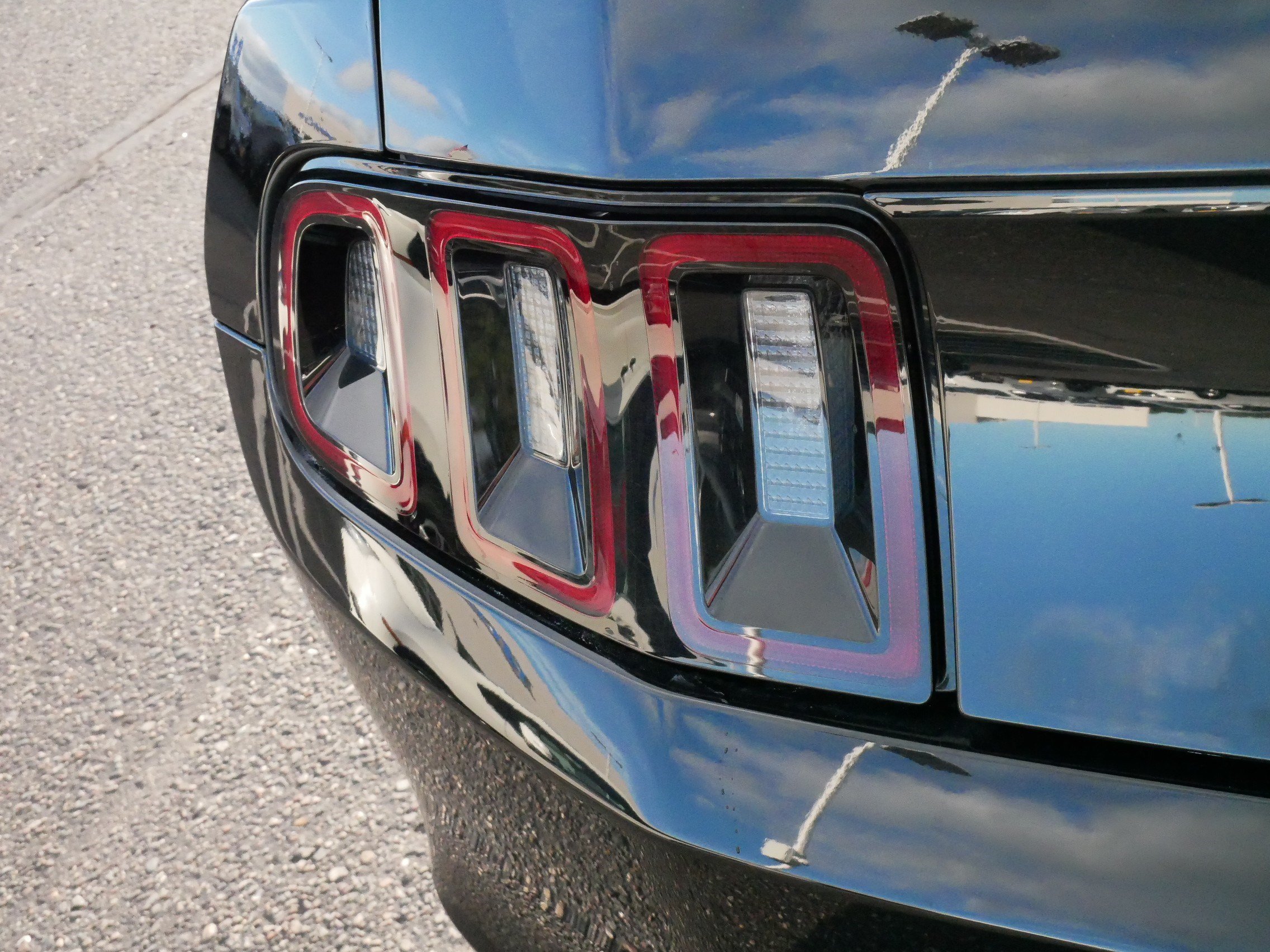 Used 2014 Ford Mustang Premium RWD image 17