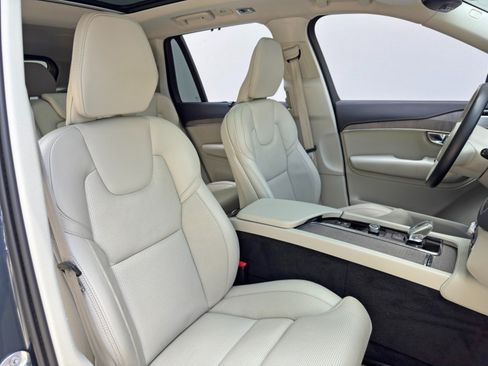 Used 2022 Volvo XC90 T8 Inscription w/ Advanced Package AWD/4WD image 35