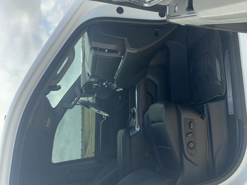 Used 2025 GMC Sierra 2500 SLT w/ Texas SLT Premium Package image 11