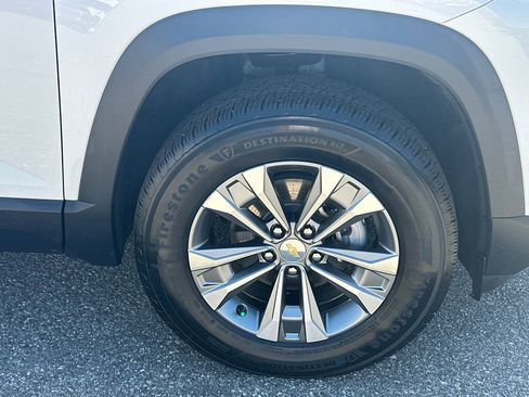 Certified 2025 Chevrolet Equinox LT FWD image 12