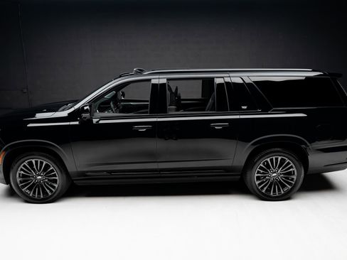 Used 2025 Cadillac Escalade ESV Sport Platinum AWD/4WD image 15