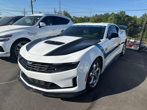 Used 2023 Chevrolet Camaro LT w/ Technology Package image 2