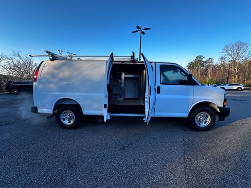 Used 2025 Chevrolet Express 2500 Extended w/ Communications Package image 23
