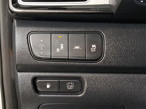 Used 2017 Kia Niro Touring w/ Advanced Technology Package image 24