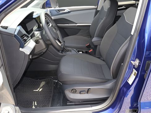 Certified 2023 Volkswagen Taos SE FWD image 12