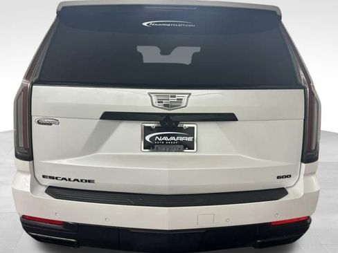 Used 2025 Cadillac Escalade ESV Sport w/ LPO, ONYX Package image 8