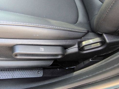 Certified 2023 MINI Cooper 4-Door Hardtop w/ Multitone Edition image 18