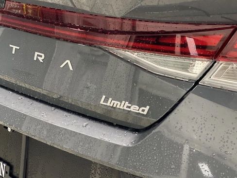 New 2026 Hyundai Elantra Limited image 33