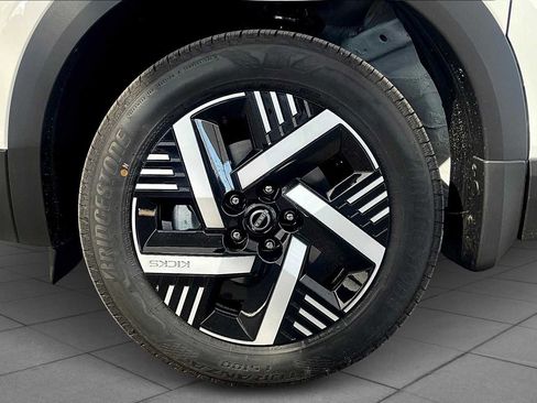 New 2026 Nissan Kicks SV image 9