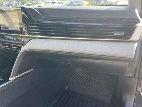 Used 2025 Toyota Camry LE FWD image 17