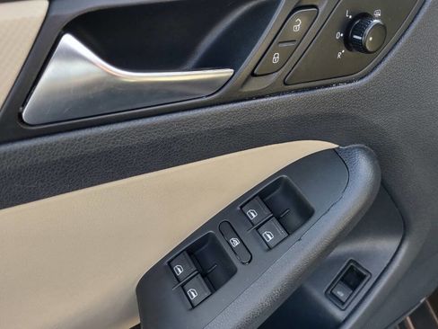 Used 2012 Volkswagen Jetta SE image 12