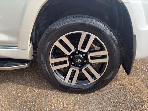 Used 2022 Toyota 4Runner Limited RWD image 31
