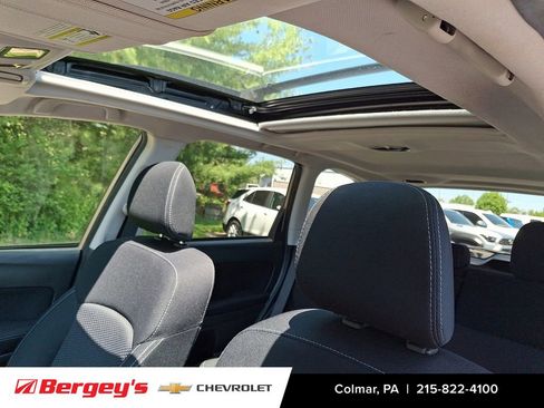 Used 2015 Subaru Forester 2.5i Premium AWD/4WD image 17