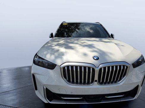 Used 2024 BMW X5 sDrive40i w/ Parking Assistance Package RWD image 2